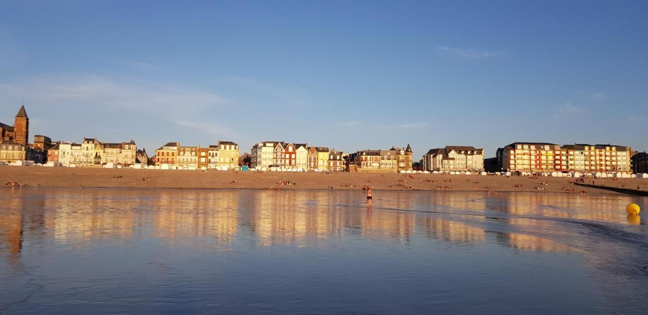 A 50m Reves Ensoleilles Les Bains De Apartment *